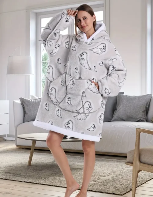 Women's Oversized Hooded Sweatshirt - Winter